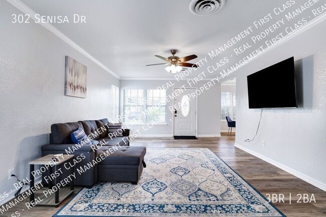 Building Photo - 302 Senisa Dr