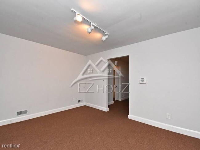 Building Photo - 2 br, 1 bath Apartment - 3101 Glen Avenue