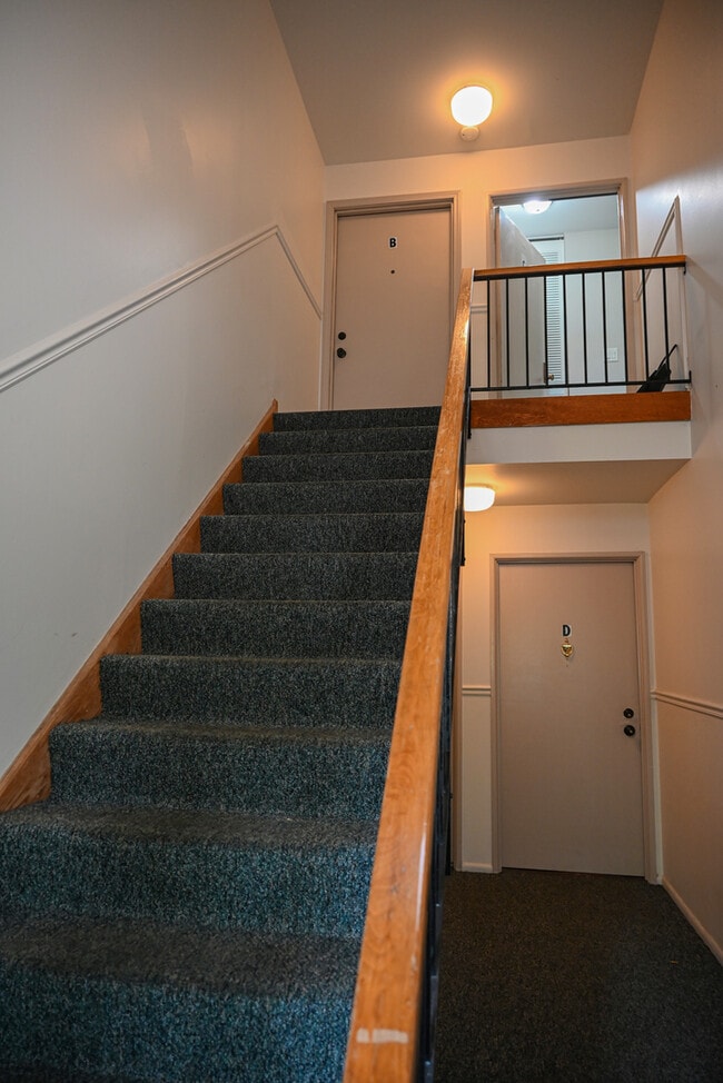 Building Photo - 1720 Robin Ln
