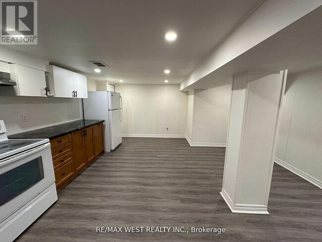 Building Photo - 26 Walter Ave