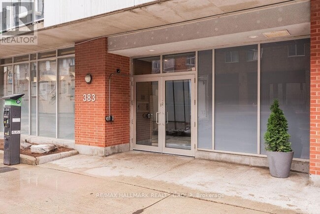Photo du bâtiment - 383-383 Cumberland St
