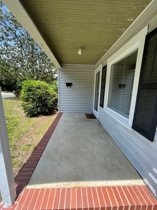 Photo - Lovely 2 bedroom home in the heart of Chap...