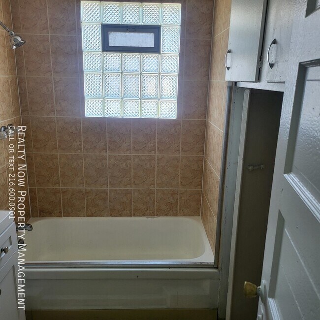 Foto del edificio - 3475 W 46th St
