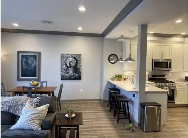 Building Photo - 18 Preble St