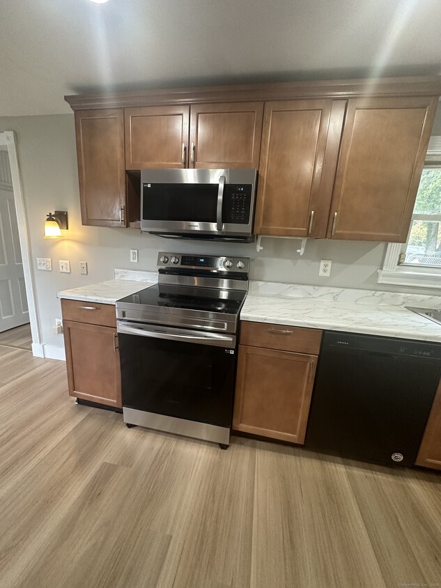 Primary Photo - 204 Hemingway Ave