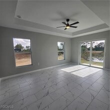 Building Photo - 1010 NE 34th Ln