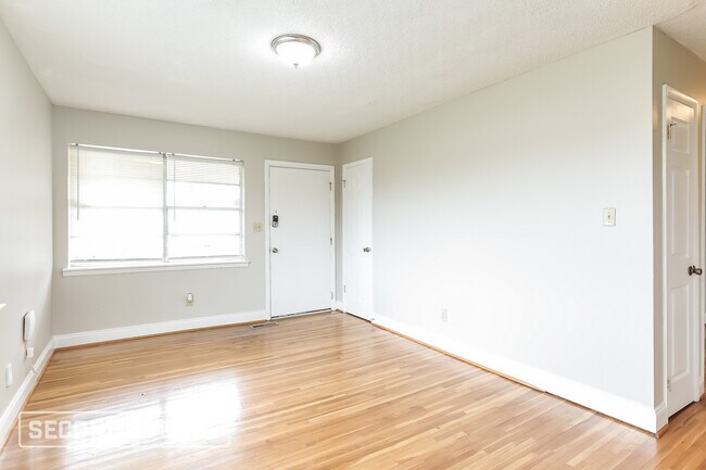 Foto del edificio - 3721 Grasselli Ave SW