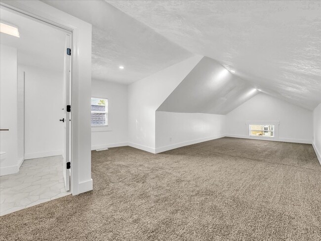 Building Photo - 4241 Prospect Ave