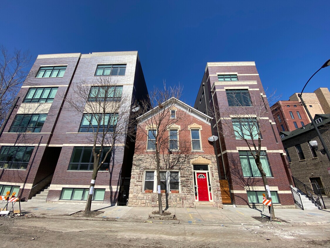 560 W 18th St, Chicago, IL 60616 House Rental in Chicago, IL