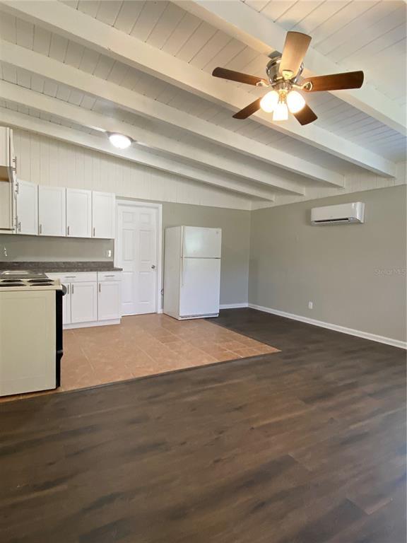 Building Photo - 915 E 123rd Ave