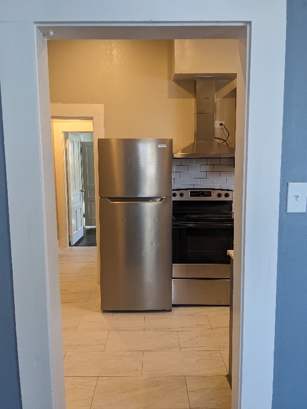 Building Photo - 534 E Sycamore St