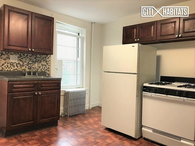 Building Photo - 104 Emerson Pl