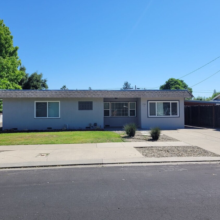 1526 Locke Rd Unit A, Modesto, CA 95355 Room for Rent in Modesto, CA