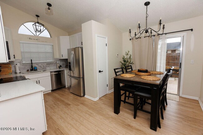 Foto del edificio - 1324 Independence Dr