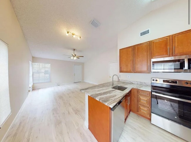 Foto del edificio - 86 Pheasant Run Blvd