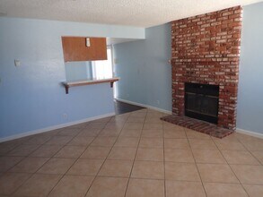 Building Photo - 1008 W Atkins Ave