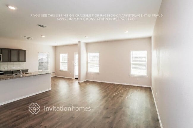 Building Photo - 800 Alton Dr