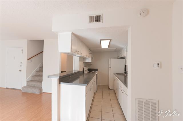 Building Photo - 4044 Buena Vista St