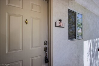 Building Photo - 1521 Ruby Cliffs Ln