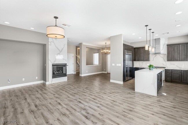 Building Photo - 9161 Tudor Park Pl