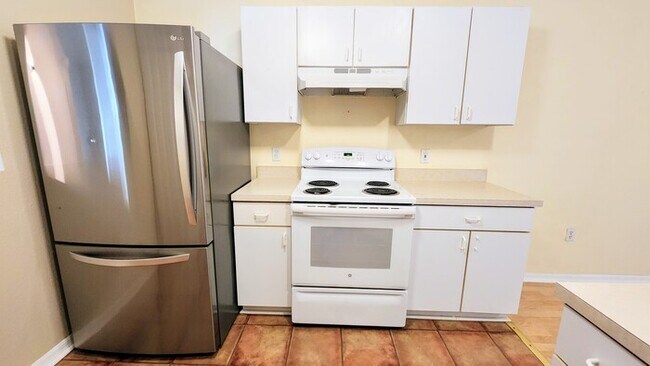Foto del edificio - Welcome to this charming 3-bedroom, 2-bath...