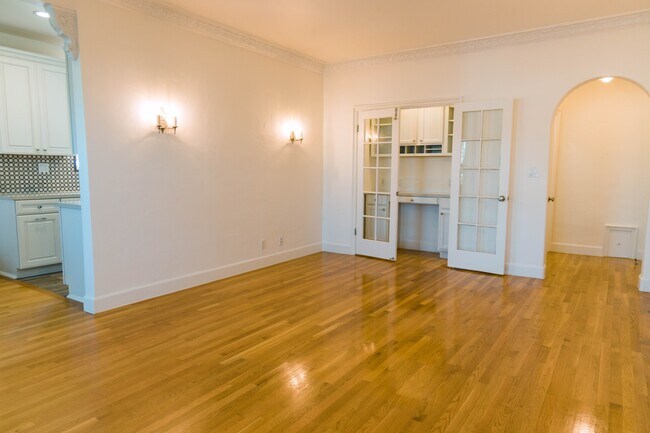Foto del edificio - 443 N Sycamore Ave
