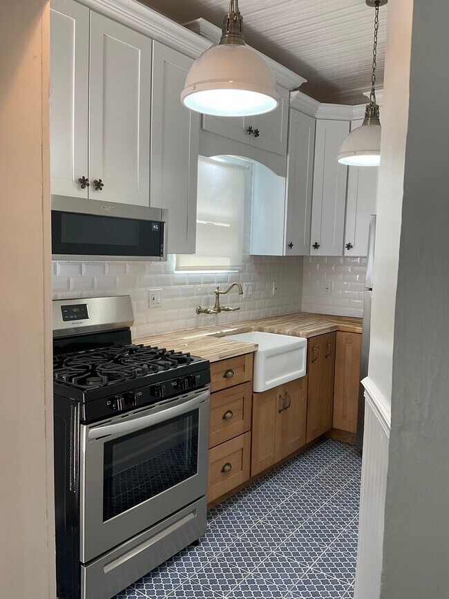 cocina - 514 Tombstone Cyn