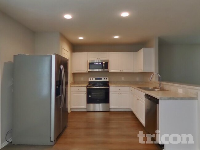 Foto del edificio - 7618 Crestway Ridge