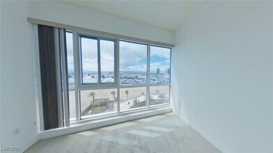 Building Photo - 4575 Dean Martin Dr