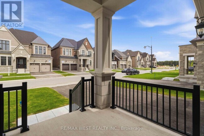 Building Photo - 7 Saxby Farm Ave