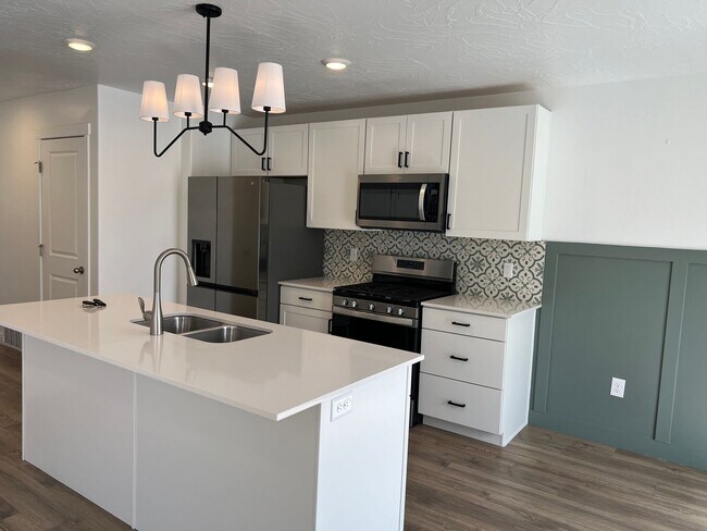 Building Photo - Available Now! Old Sorrel Townhome