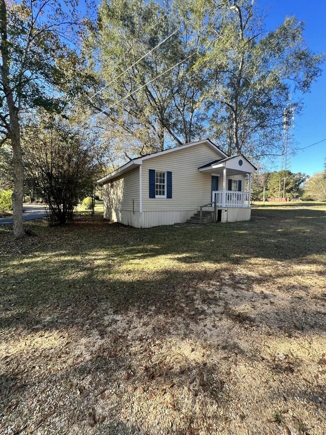 Building Photo - 8 Macks Dr