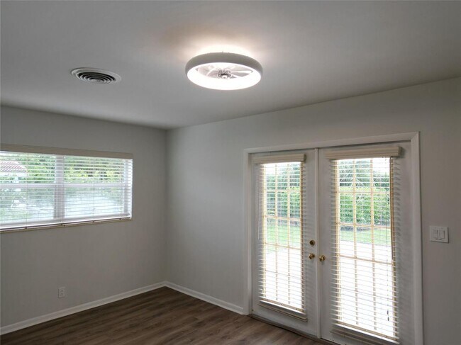 Foto del edificio - 988 SW 9th Ave