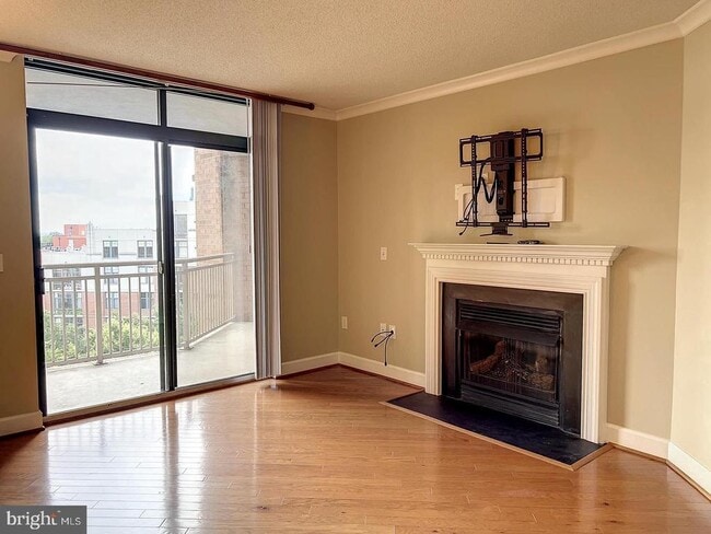 Building Photo - 1201 N Garfield St