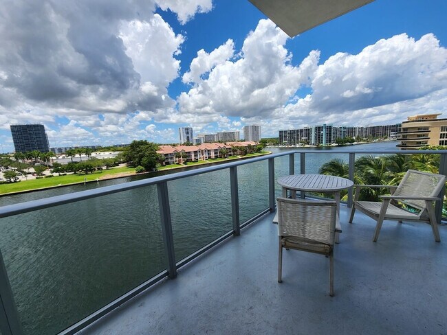 Foto del edificio - 2721 Hallandale Beach Blvd
