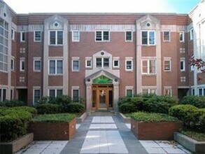 Building Photo - 26 Parkman St