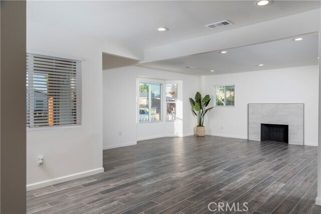 Foto del edificio - 3834 W 111th St