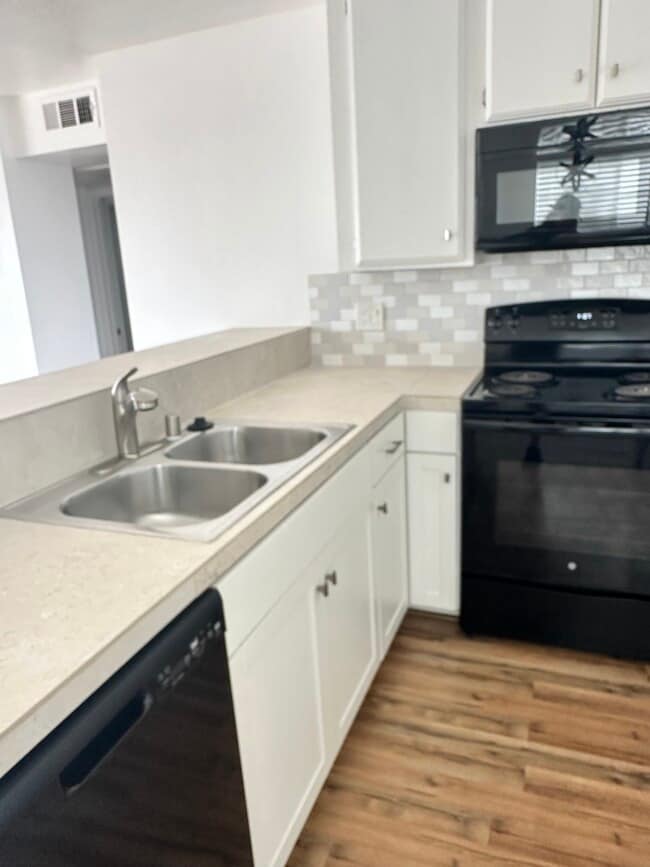 Foto del edificio - 402 N Clementine St