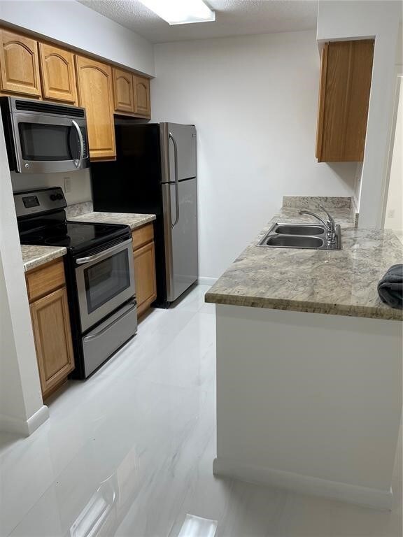 Foto del edificio - 10330 NW 8th St