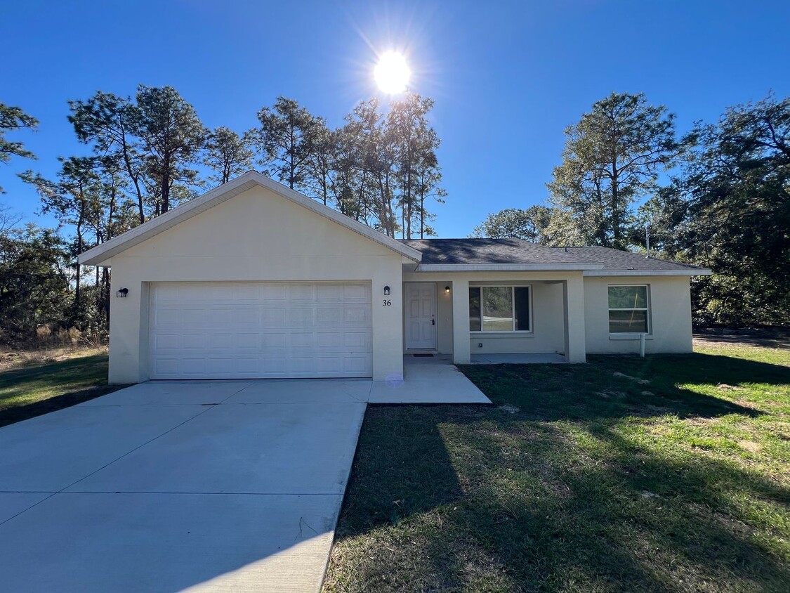 Foto principal - BEAUTIFUL 3 BD/2BA Home in Ocklawaha!!