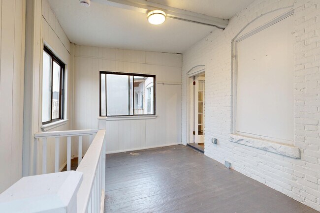 Building Photo - 145 Cottage St