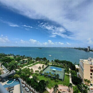 Building Photo - 1750 N Bayshore Dr