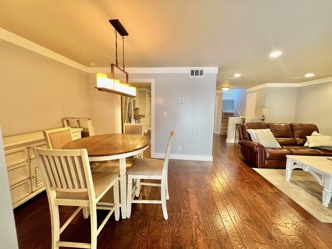 Foto del edificio - 1211 Quail Lake Blvd