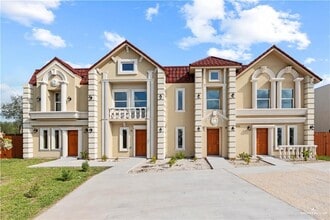 Building Photo - 8 Karen Dr