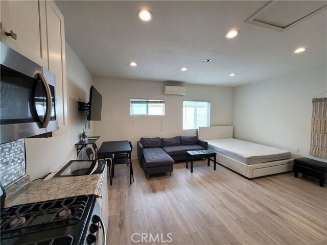 Foto del edificio - 17559 Lemay St