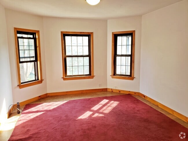 Building Photo - 71 Hudson St