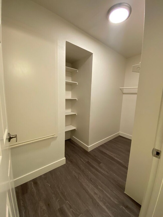 Foto del interior - 1250 N. June St. Los Angeles CA 90038