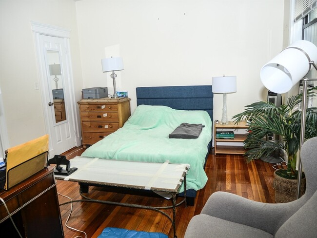 Foto del edificio - 1489 Beacon St