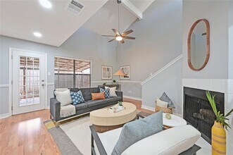 Building Photo - 512 Eberhart Ln