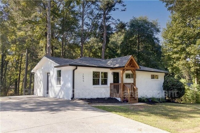 Building Photo - 1955 Maple Dr NW